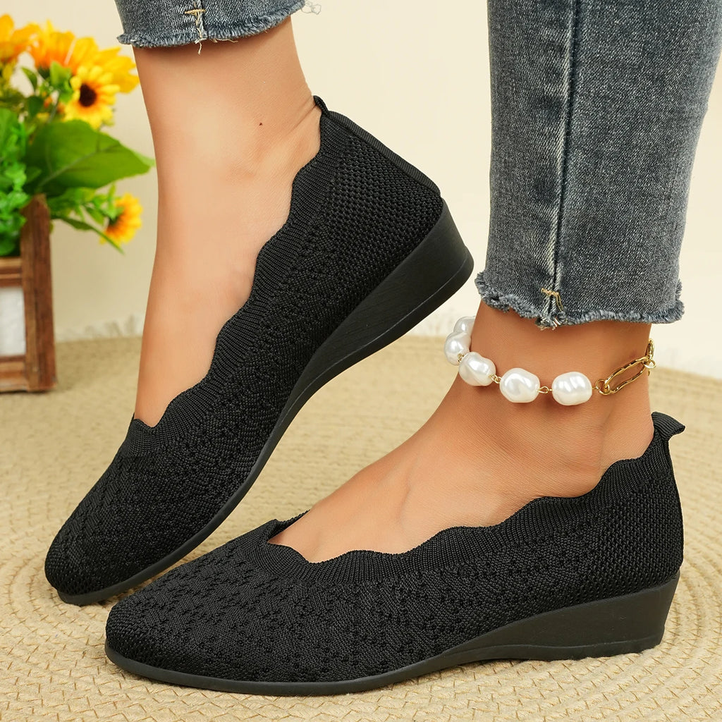Women's Breathable Knit Flats 2025 New Scalloped Edge Slip-On Casual Shoes Comfortable Wedge Walking Shoes Plus Size